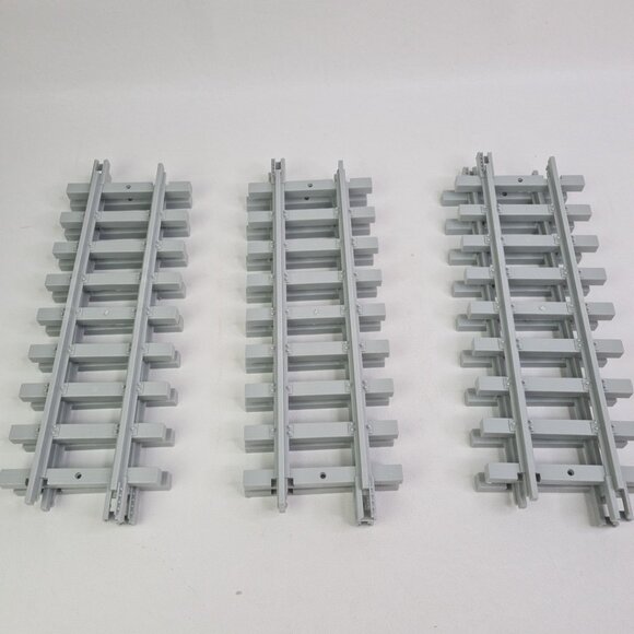 PRECIOUS MOMENTS Sugar Town Holiday Express Replacement STRAIGHT TRACK Set Of 6 - Picture 3 of 7